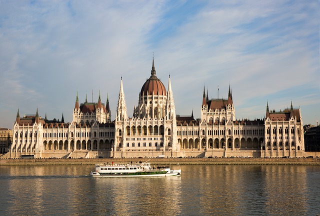 Budapest_Orban_famiglia_buona notizia_gender