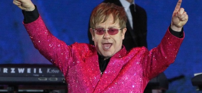 Elton John: noi stiamo dalla parte del più debole non del politicamente corretto 1