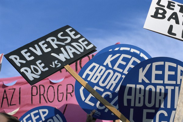 Signs For and Against Abortion Rights_Marcia-per-la-Vita