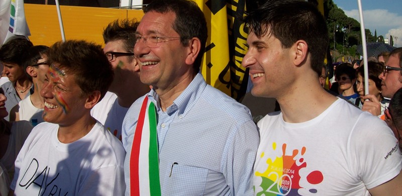 Unioni gay: ProVita e GpV denunciano il Sindaco di Roma Marino! 1
