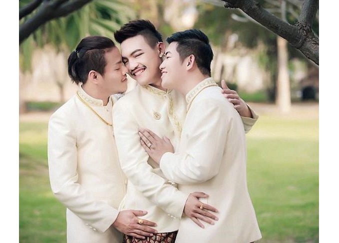 Matrimonio gay fra tre sposi 1