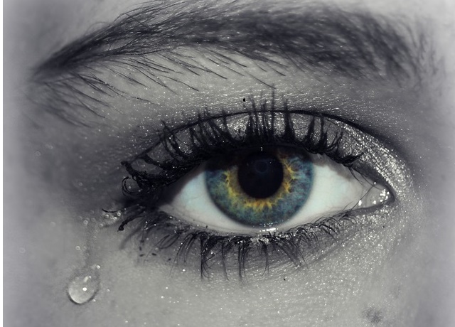 occhio_lacrima_aborto_donna